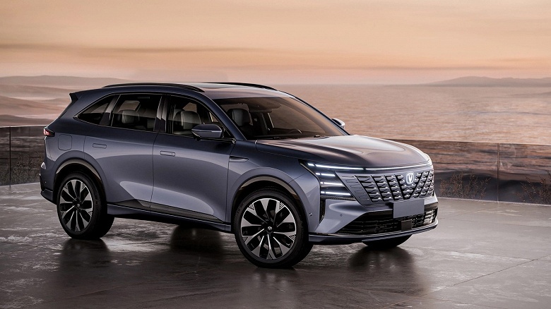 Предложение, от которого невозможно отказаться.&nbsp;Новейший Changan CS75 PLUS с &laquo;космическим&raquo; дизайном, &laquo;автоматом&raquo; Aisin и тремя экранами в салоне &mdash; всего в 17 тыс. долларов